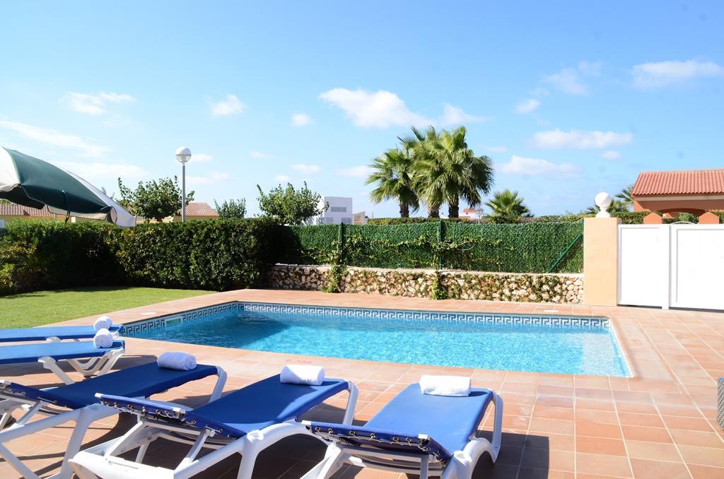 Villas Las Golondrinas Cala'N Bosch  Exteriör bild