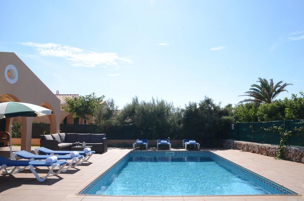 Villas Las Golondrinas Cala'N Bosch  Exteriör bild