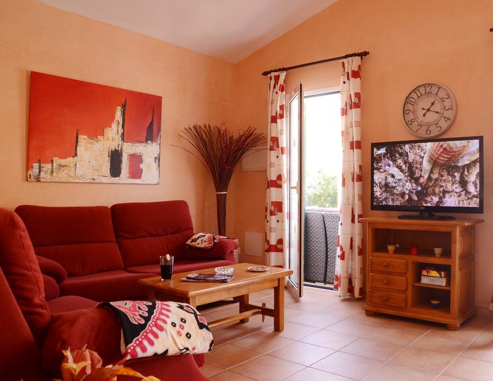 Villas Las Golondrinas Cala'N Bosch  Exteriör bild